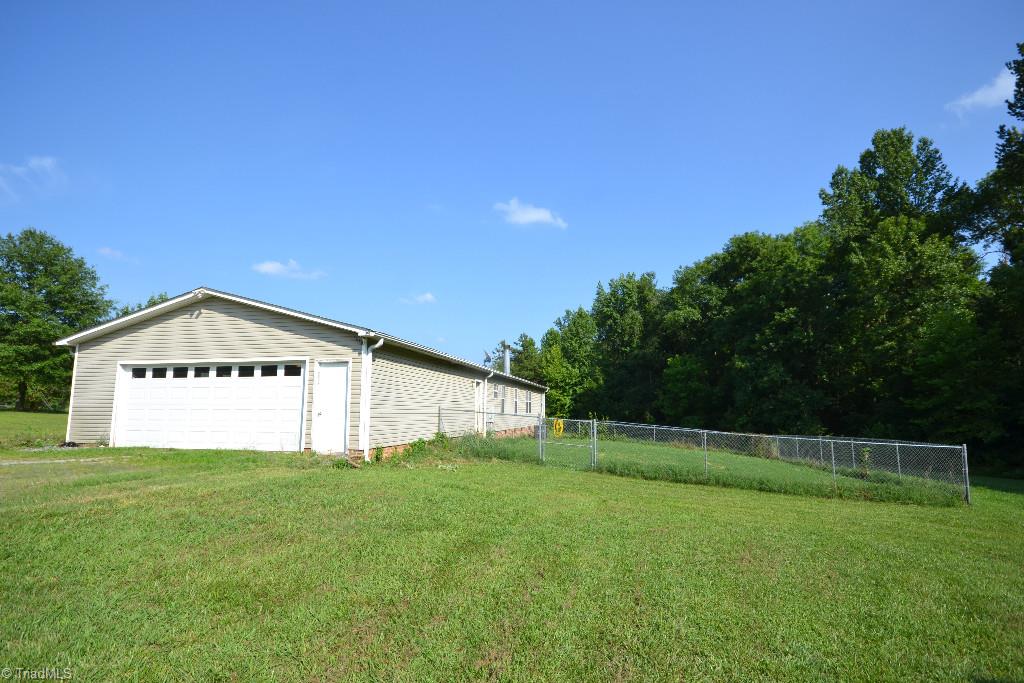 344 Deerfield Country Road Randleman, NC 27317 - Photo 26 of 30 Fenced in back yard