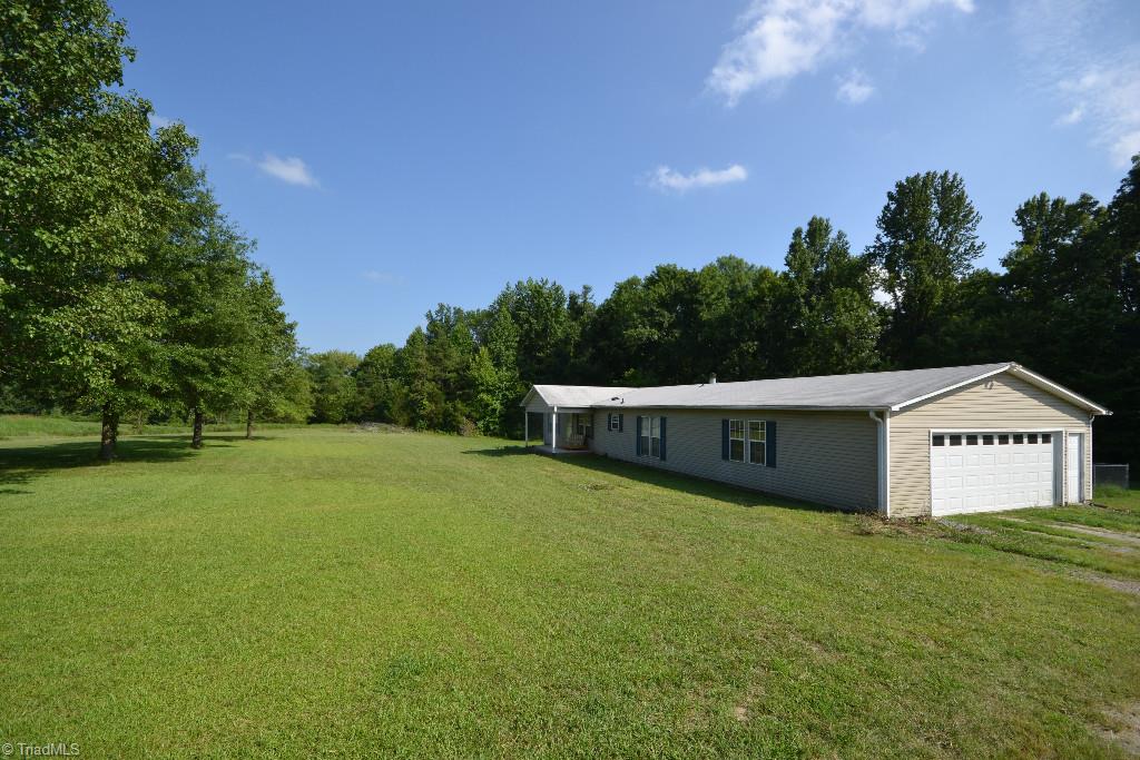 344 Deerfield Country Road Randleman, NC 27317 - Photo 5 of 30 Gallery Image 5
