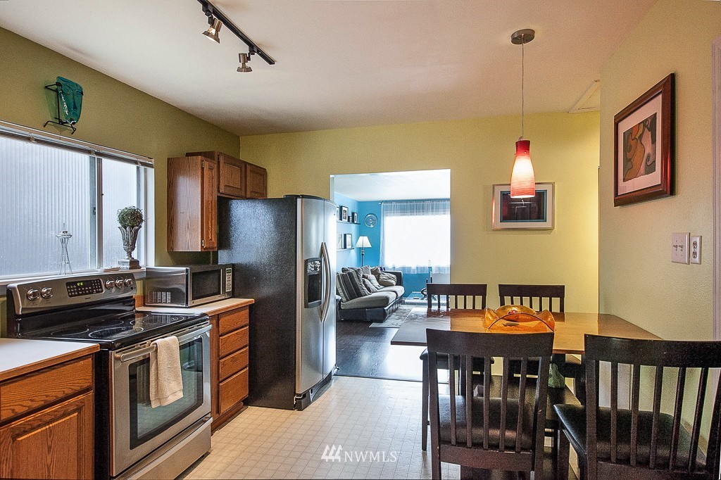 710 North 76th Street Seattle, WA 98103 - Photo 6 of 12 Gallery Image 6