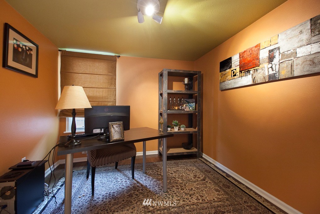 710 North 76th Street Seattle, WA 98103 - Photo 9 of 12 Gallery Image 9