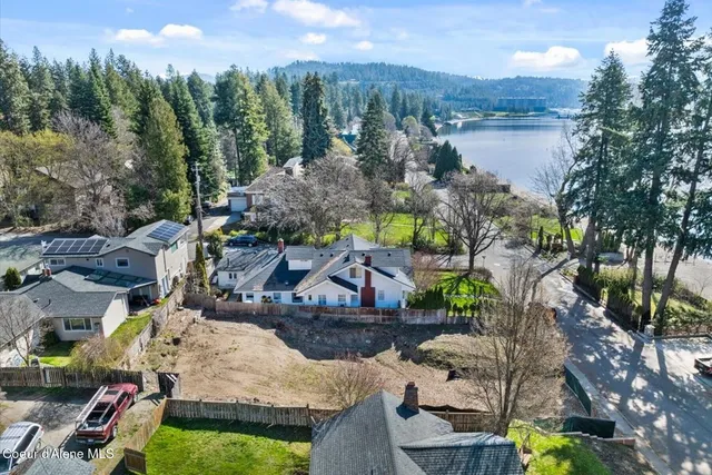 $2,100,000 | 1107 East Lakeshore Drive, Coeur D'Alene, ID 83814