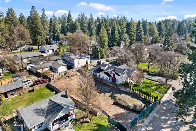 $2,100,000 | 1107 East Lakeshore Drive, Coeur D'Alene, ID 83814