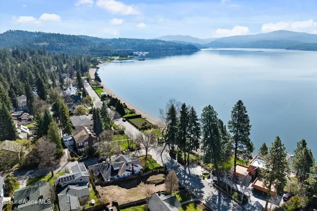 $2,100,000 | 1107 East Lakeshore Drive, Coeur D'Alene, ID 83814