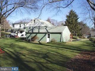 764 Holly Road Wayne, PA 19087 - Photo 2 of 6
