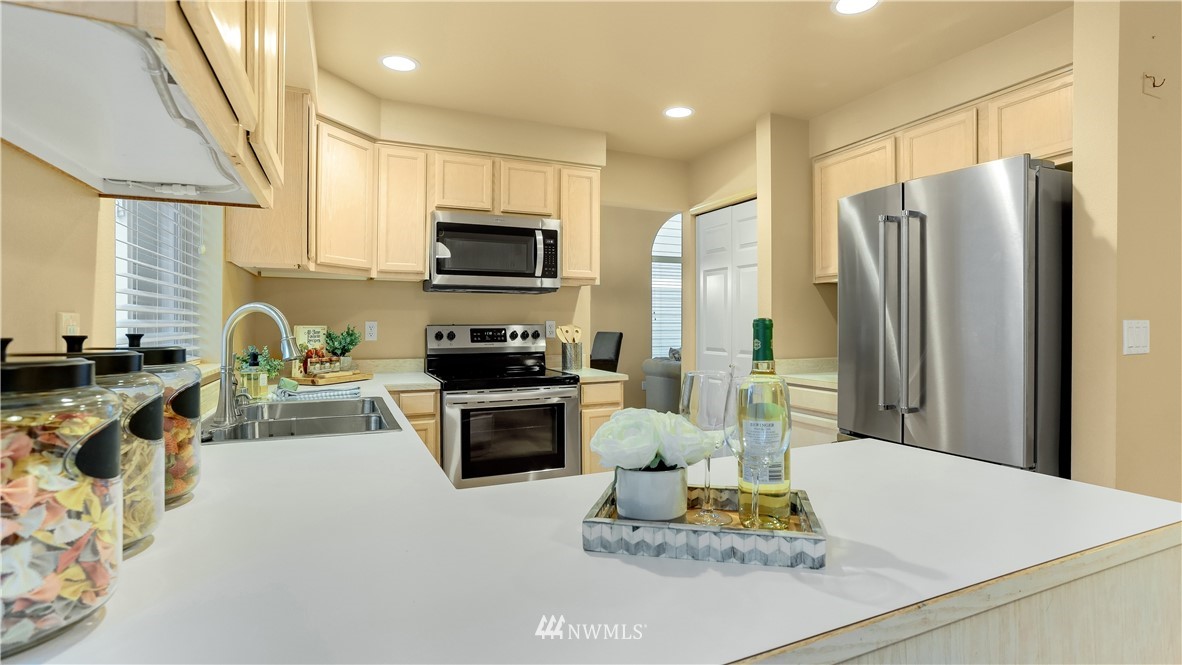 18807 20th Avenue Southeast Bothell, WA 98012 - Photo 9 of 25 Gallery Image 9