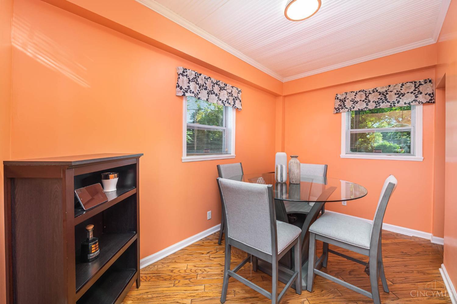 2886 Compton Road Cincinnati, OH 45251 - Photo 24 of 35