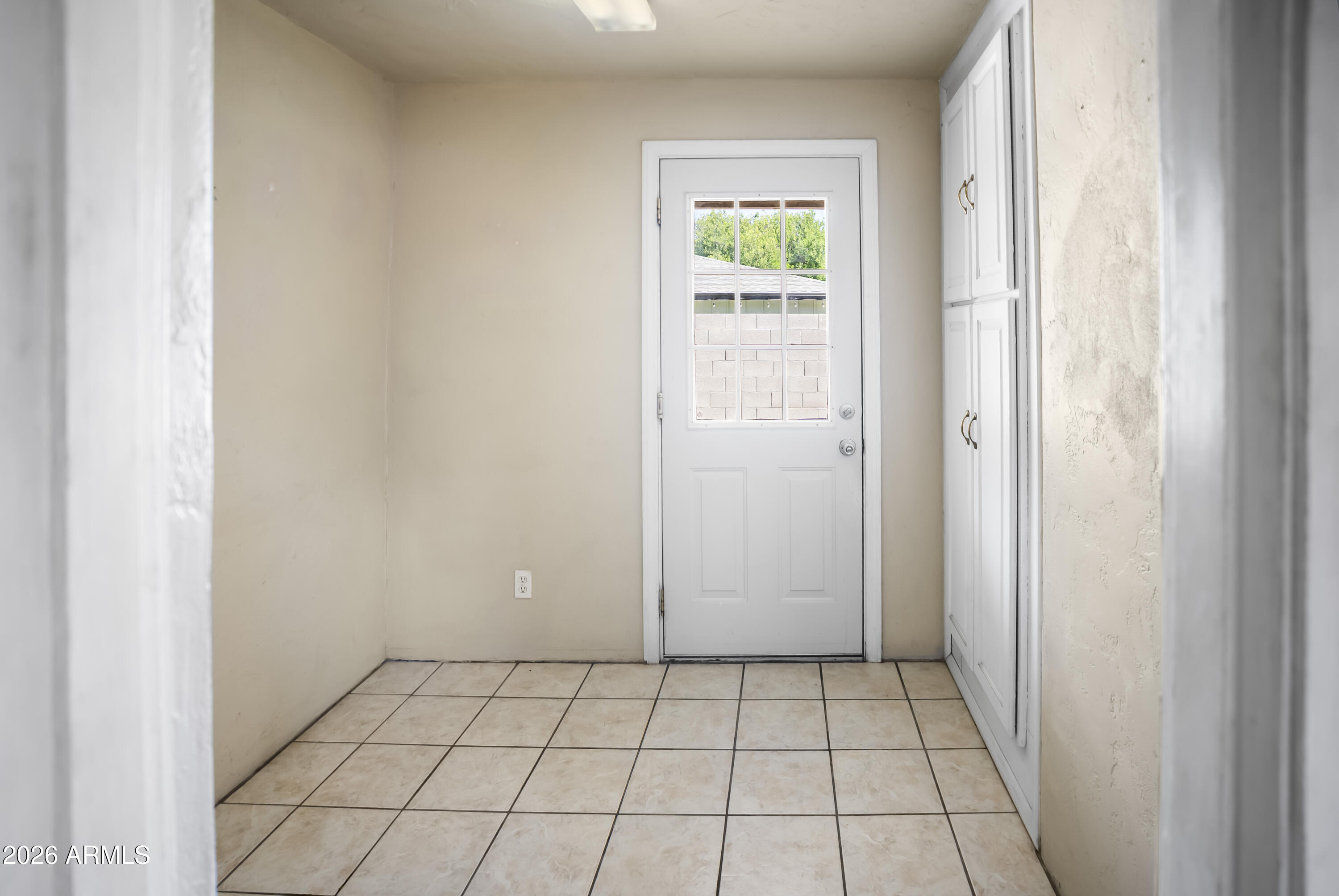 508 North Robson Mesa, AZ 85201 - Photo 10 of 19 a view of an empty room