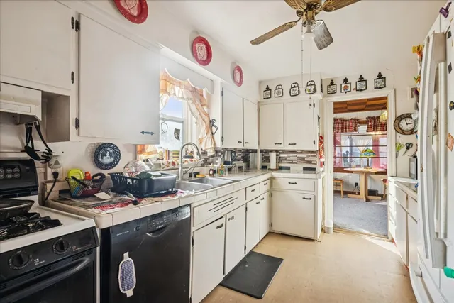 $320,000 | 29652 West Roberts Road, Island Lake, IL 60042