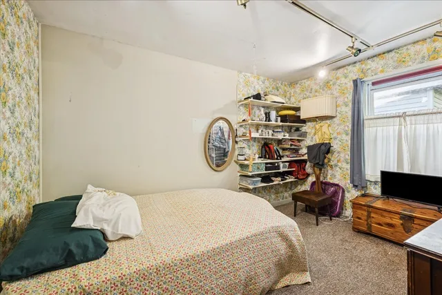 $320,000 | 29652 West Roberts Road, Island Lake, IL 60042