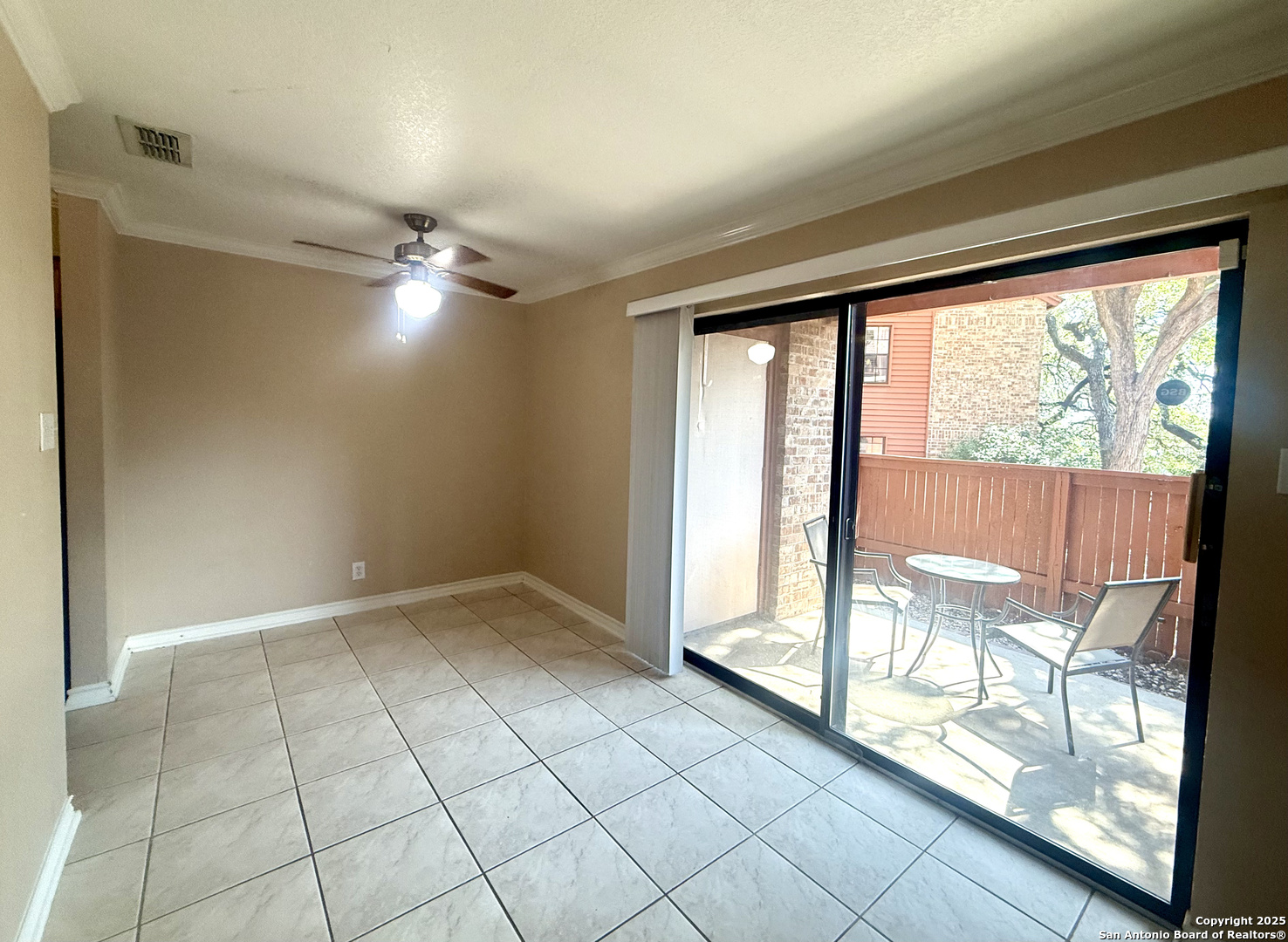 13018 Heimer, Unit 703 San Antonio, TX 78216 - Photo 10 of 28 a view of an empty room and window