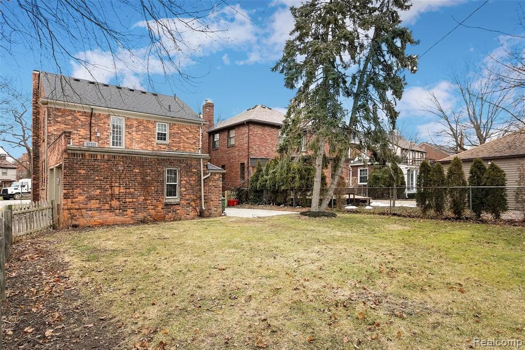377 McMillan Road Grosse Pointe Farms, MI 48236 - Photo 35 of 38