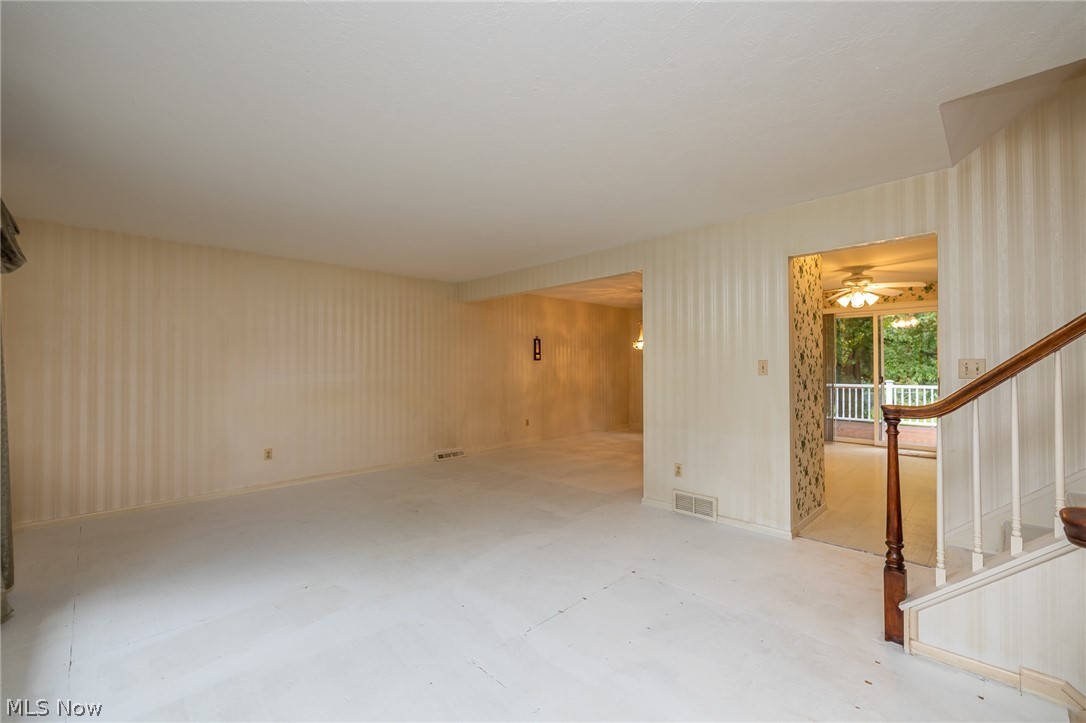 958 Lander Road Cleveland, OH 44143 - Photo 9 of 32