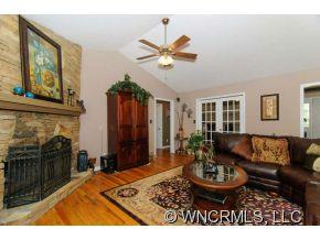 916 Long Branch Road Swannanoa, NC 28778 - Photo 4 of 24 Gallery Image 4