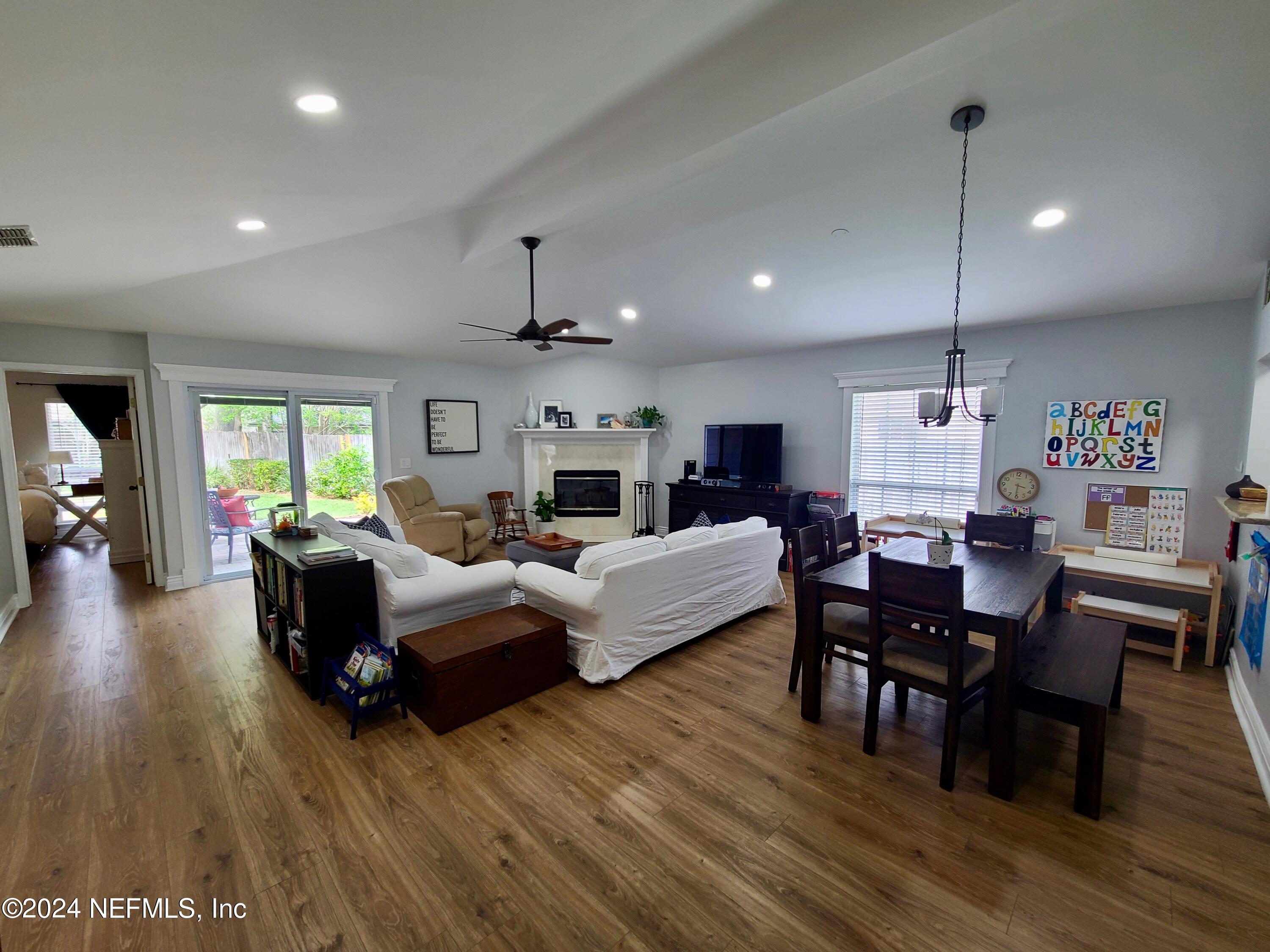 1150 Nesting Eagles Lane Jacksonville, FL 32225 - Photo 5 of 29 Living room