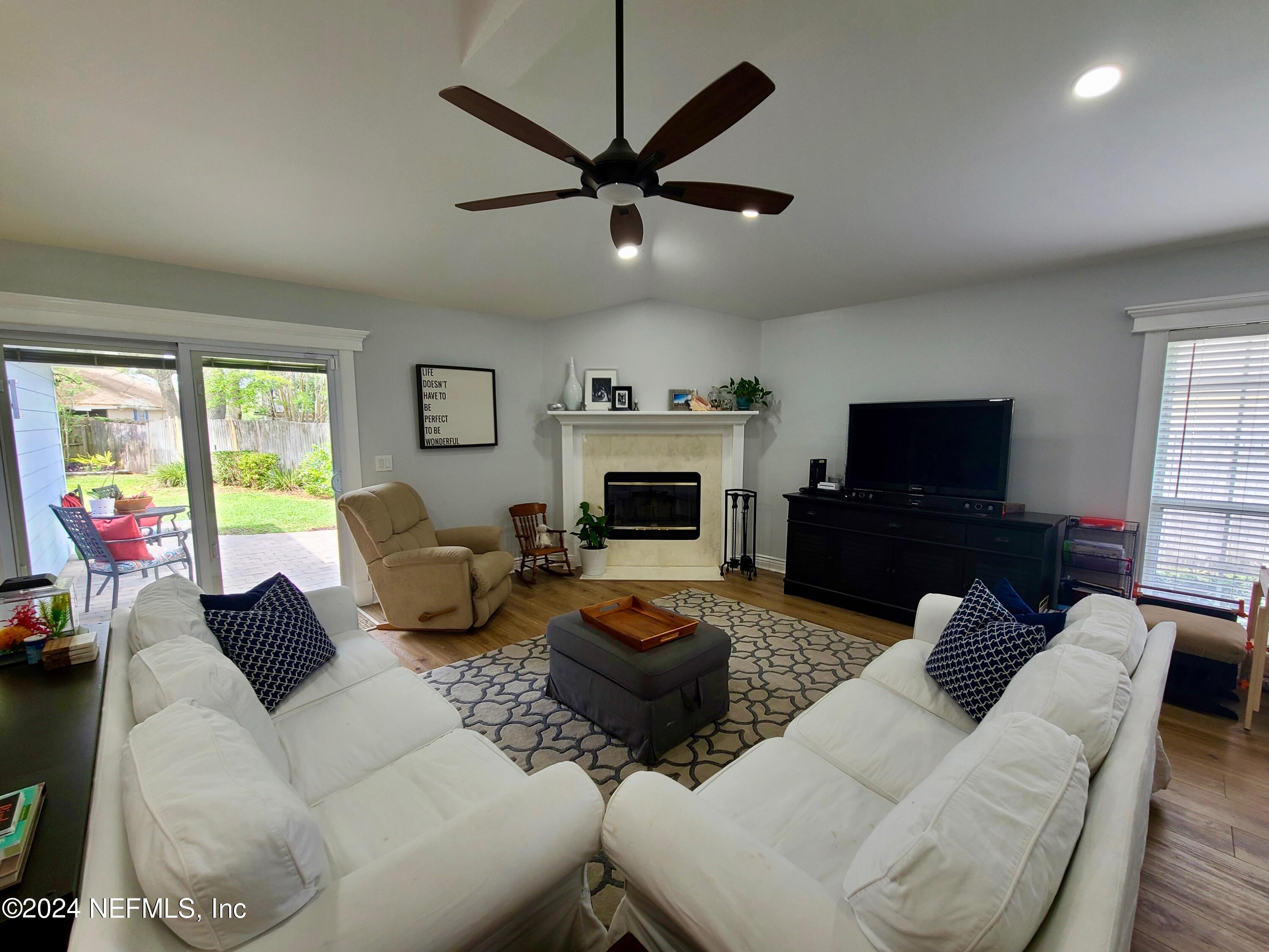 1150 Nesting Eagles Lane Jacksonville, FL 32225 - Photo 7 of 29 Vaulted ceilings