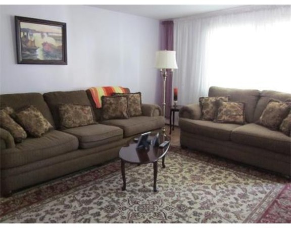 71 Manor Court, Unit 71 Springfield, MA 01118 - Photo 2 of 9 Gallery Image 2
