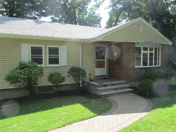 4 Grant Road Winchester, MA 01890 - Photo 1 of 14 Gallery Image 1