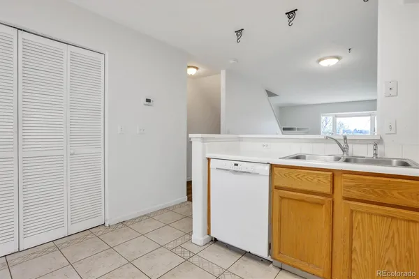 $2,750 | 3300 West Florida Avenue, Unit 82, Denver, CO 80219
