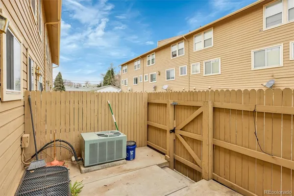 $2,750 | 3300 West Florida Avenue, Unit 82, Denver, CO 80219