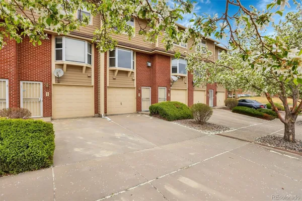 $2,750 | 3300 West Florida Avenue, Unit 82, Denver, CO 80219