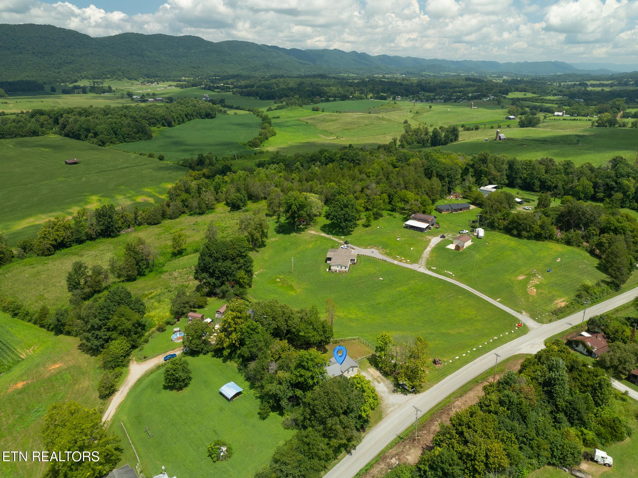3406 Back Valley Road Speedwell, TN 37870 - Photo 30 of 33 Gallery Image 30