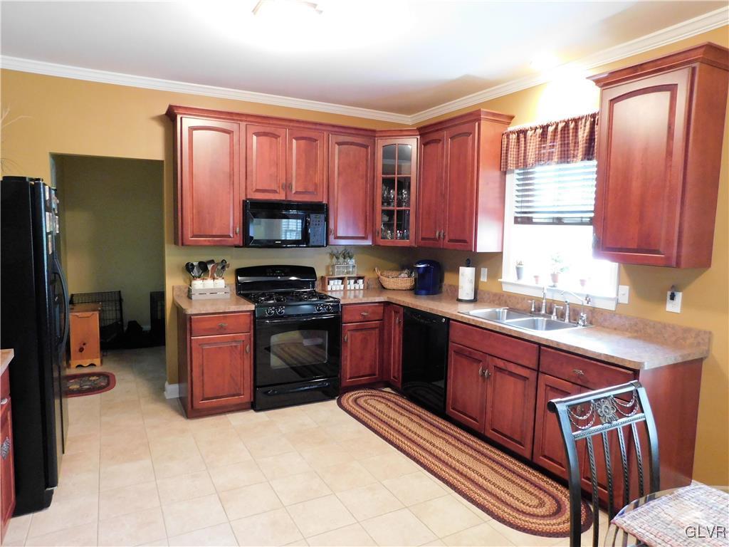 3345 Rinker Road Northampton, PA 18067 - Photo 6 of 39 Gallery Image 6