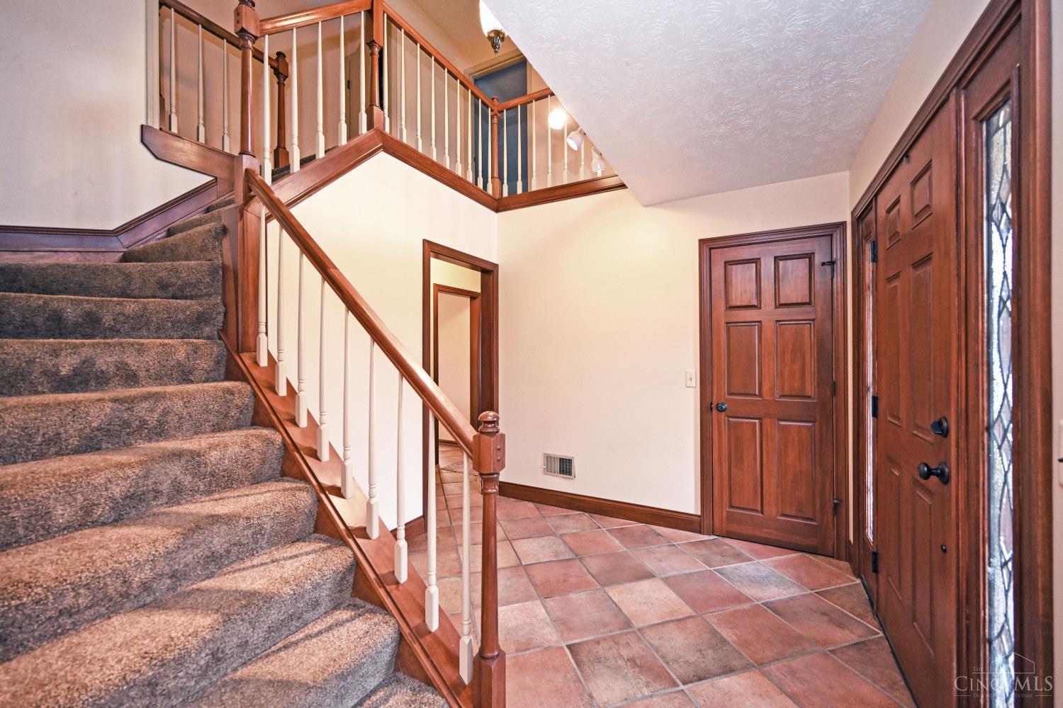 5339 Race Road Cincinnati, OH 45247 - Photo 4 of 48 Gallery Image 4