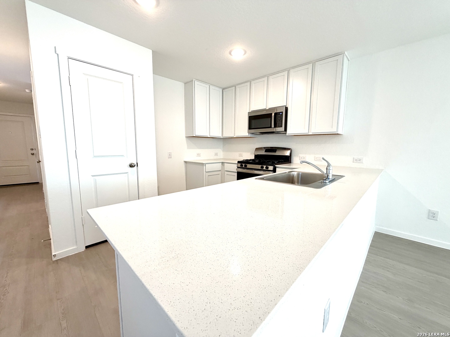 6824 Marble Ridge Elmendorf, TX 78112 - Photo 6 of 23 Gallery Image 6