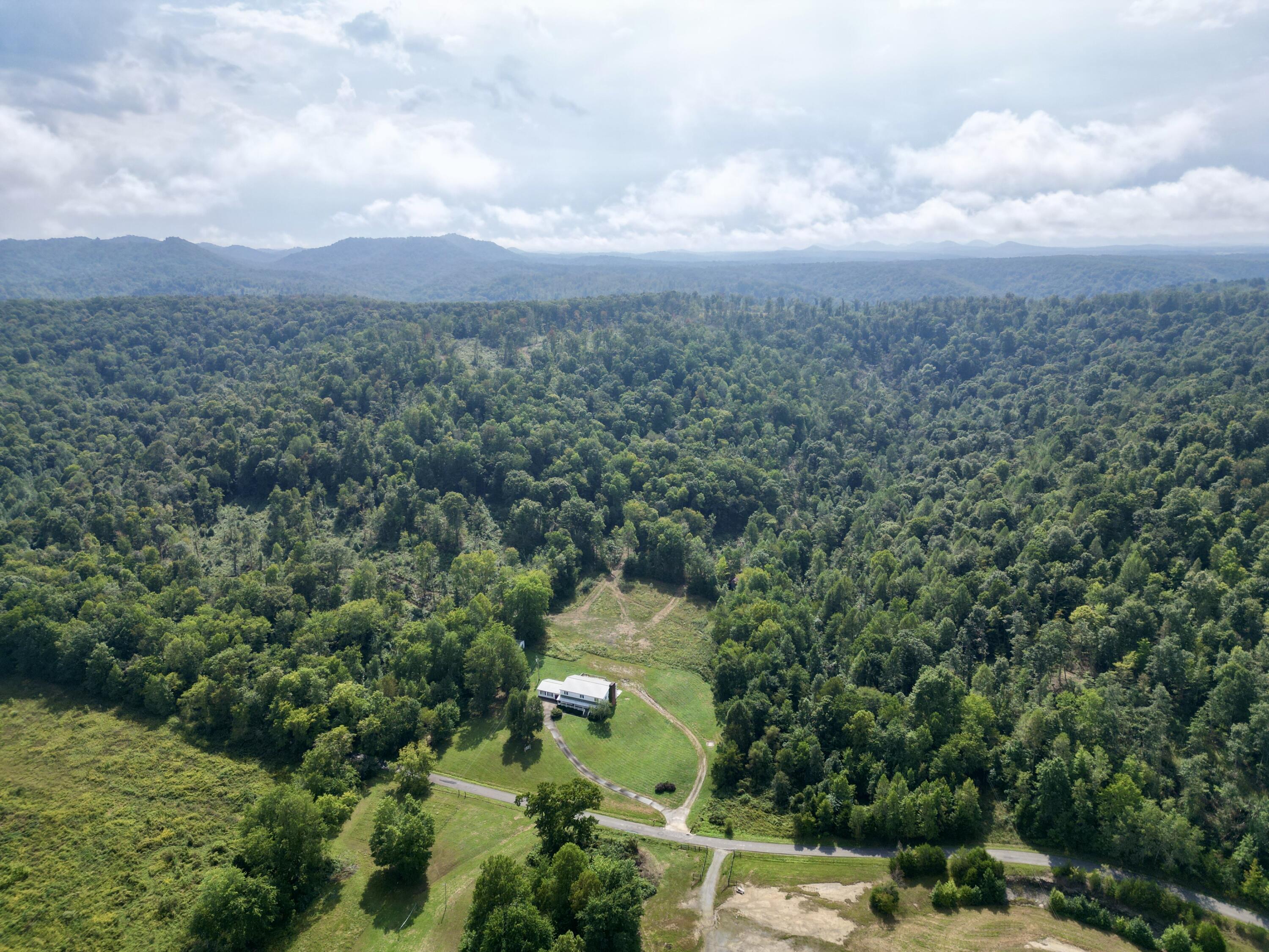 758 Stockton Road Wallingford, KY 41093 - Photo 4 of 90 dji_fly_20260918_093904_765_178975027911
