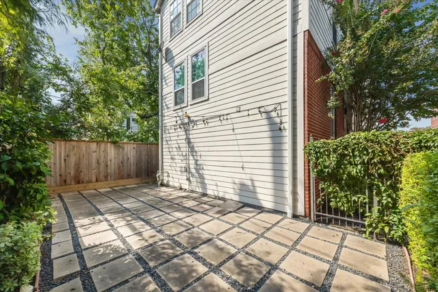 $3,800 | 4219 Gibson Street, Unit B, Houston, TX 77007