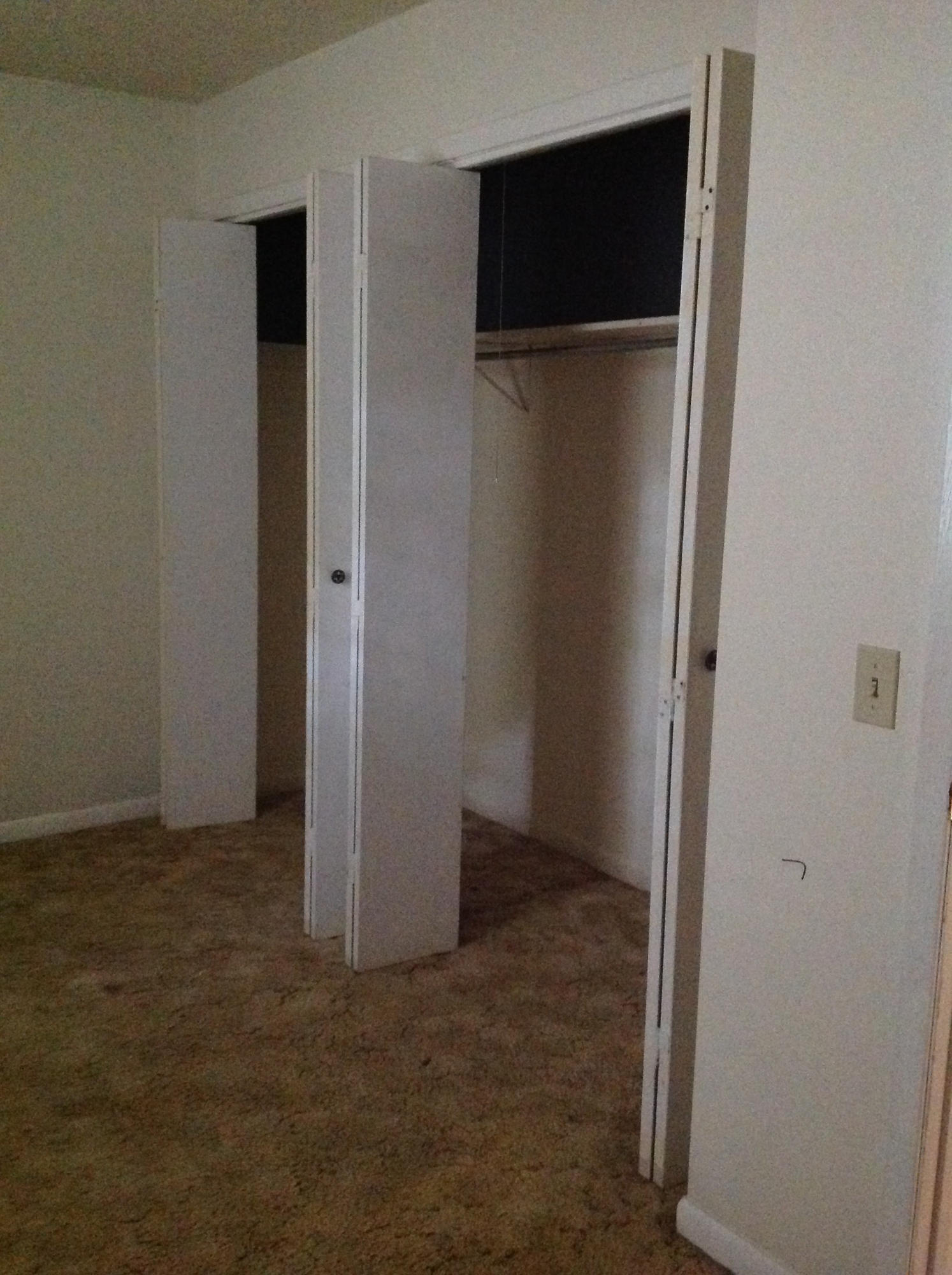 250 Boundry Line Road Freeport, FL 32439 - Photo 15 of 21 Closet doors inside bedroom #3