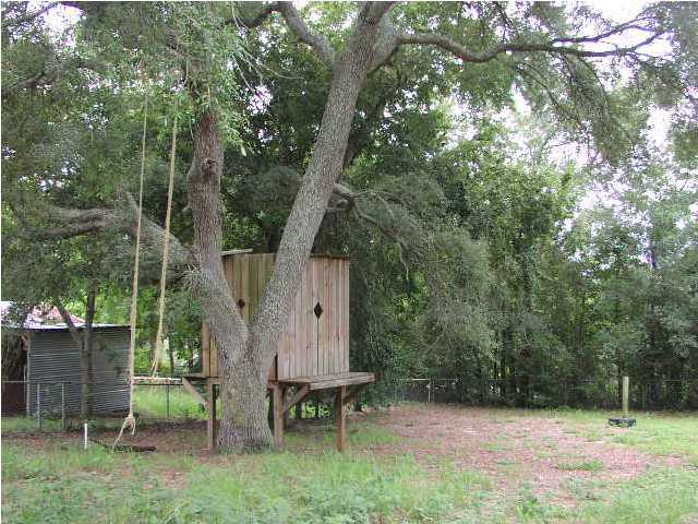 250 Boundry Line Road Freeport, FL 32439 - Photo 18 of 21 Wooden Fort