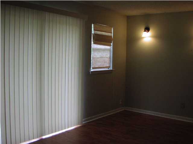 250 Boundry Line Road Freeport, FL 32439 - Photo 8 of 21 Dining room with sliding glass door