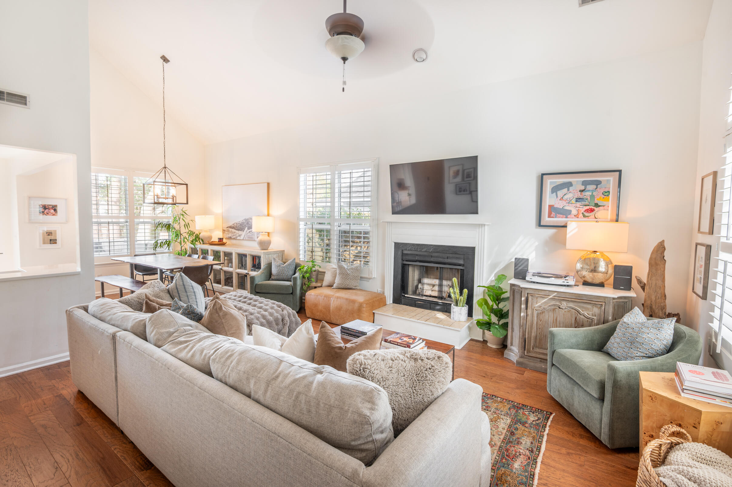 2053 Arundel Place Mount Pleasant, SC 29464 - Photo 2 of 49 Living Rom