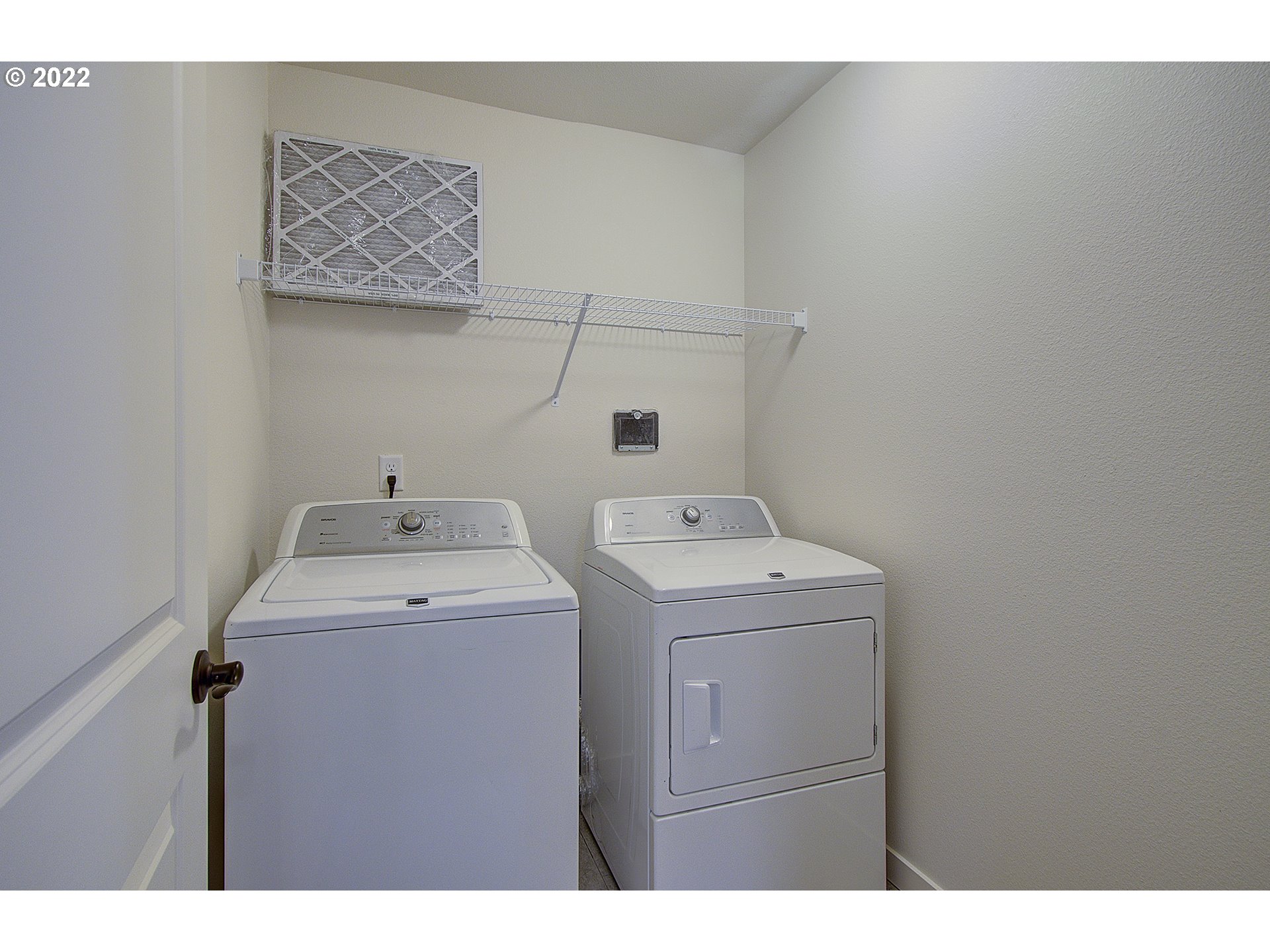 7107 South 11th Street Ridgefield, WA 98642 - Photo 22 of 26 a utility room with dryer and washer