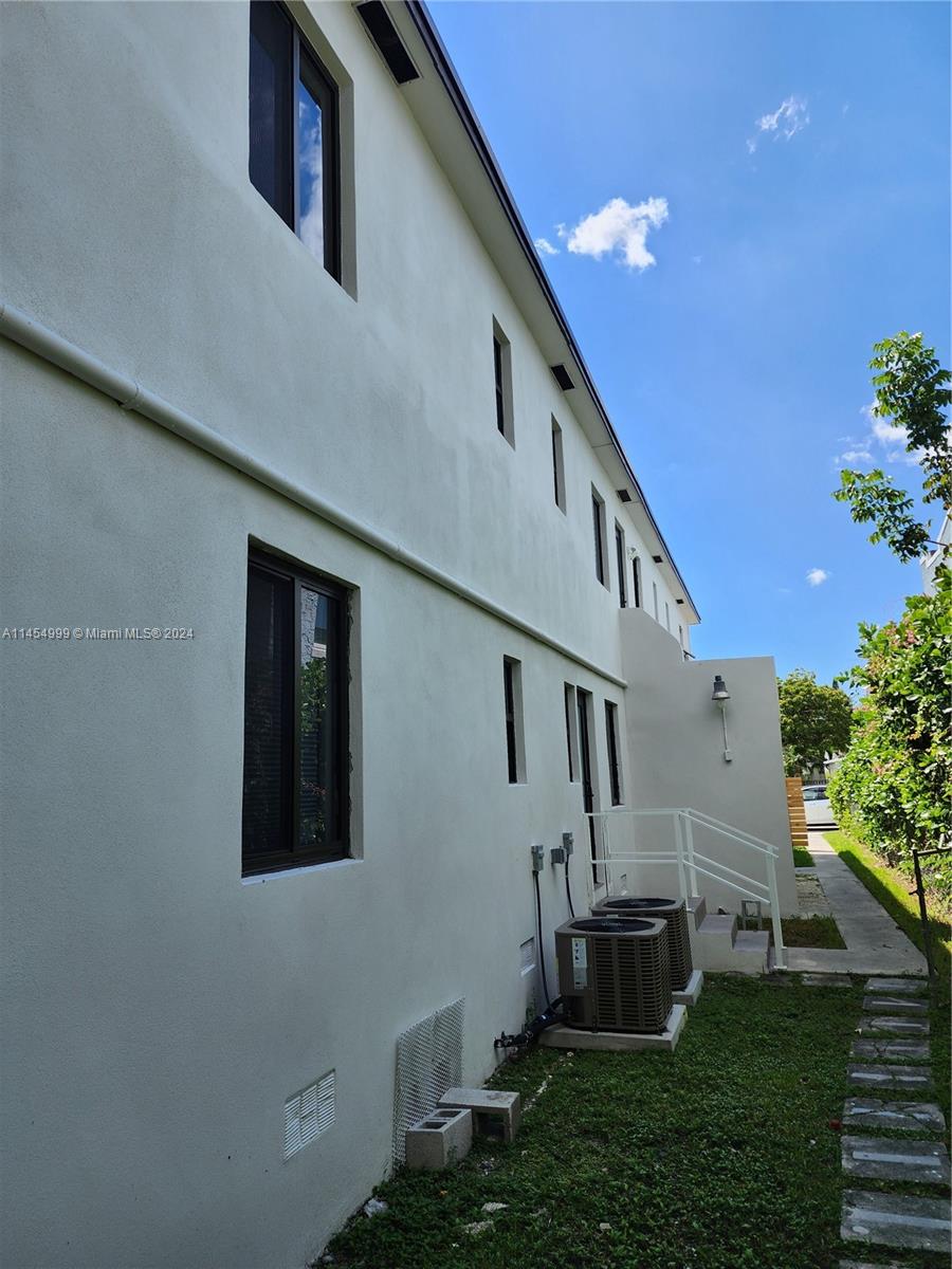 2141 Southwest 14th Terrace Miami, FL 33145 - Photo 34 of 47