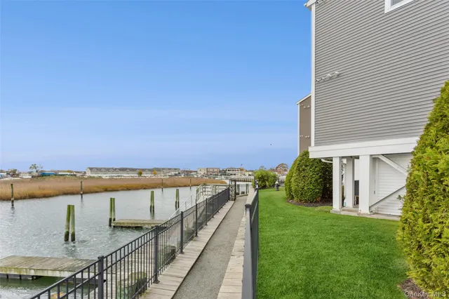 $790,000 | 352 Marina Pointe Drive, Unit 352, East Rockaway, NY 11518