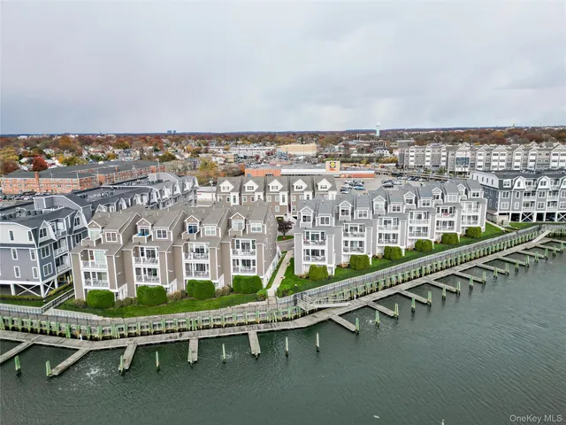 $790,000 | 352 Marina Pointe Drive, Unit 352, East Rockaway, NY 11518
