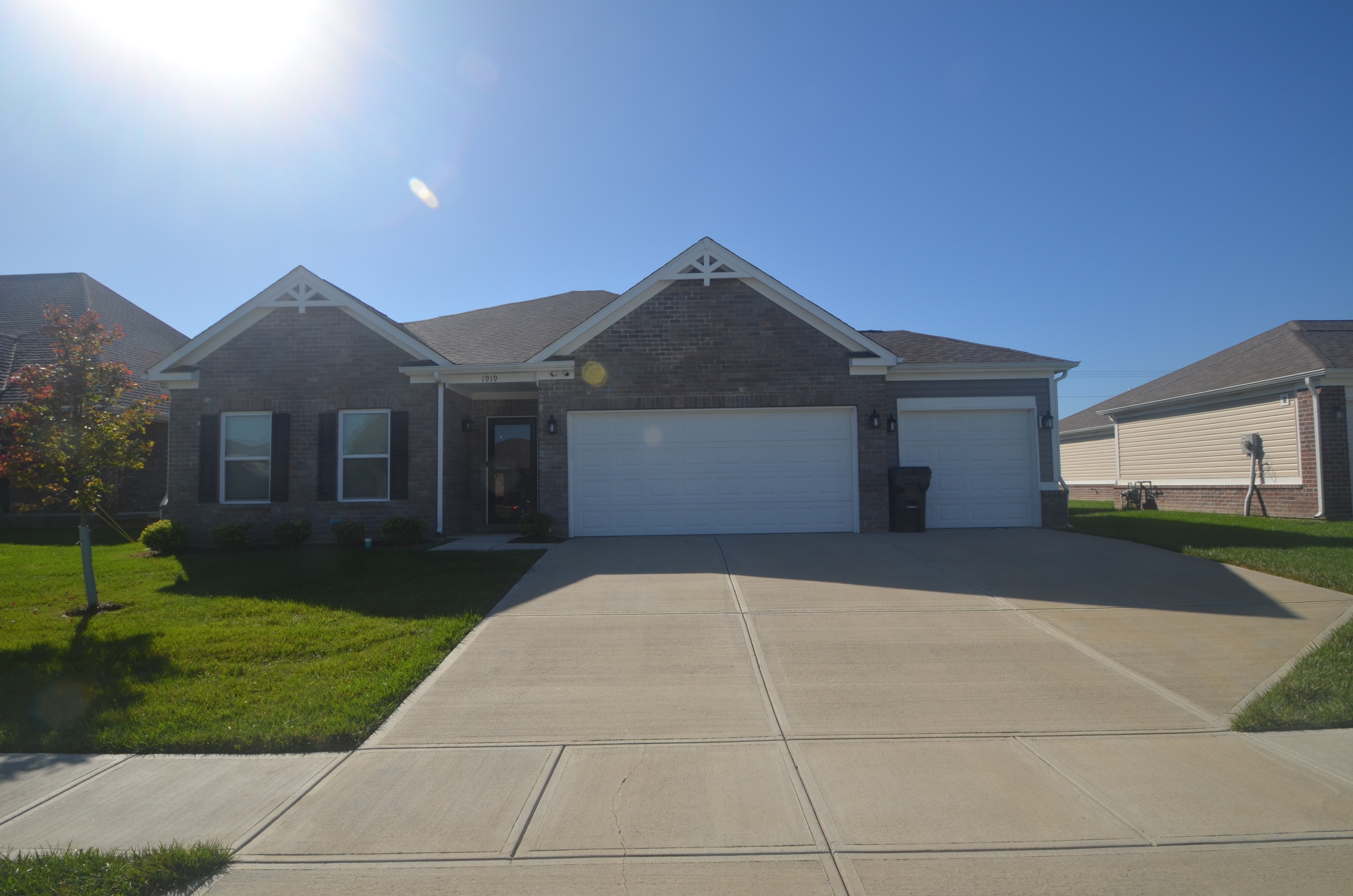 1919 Shellbark Court Columbus, IN 47201 - Photo 2 of 31 Gallery Image 2