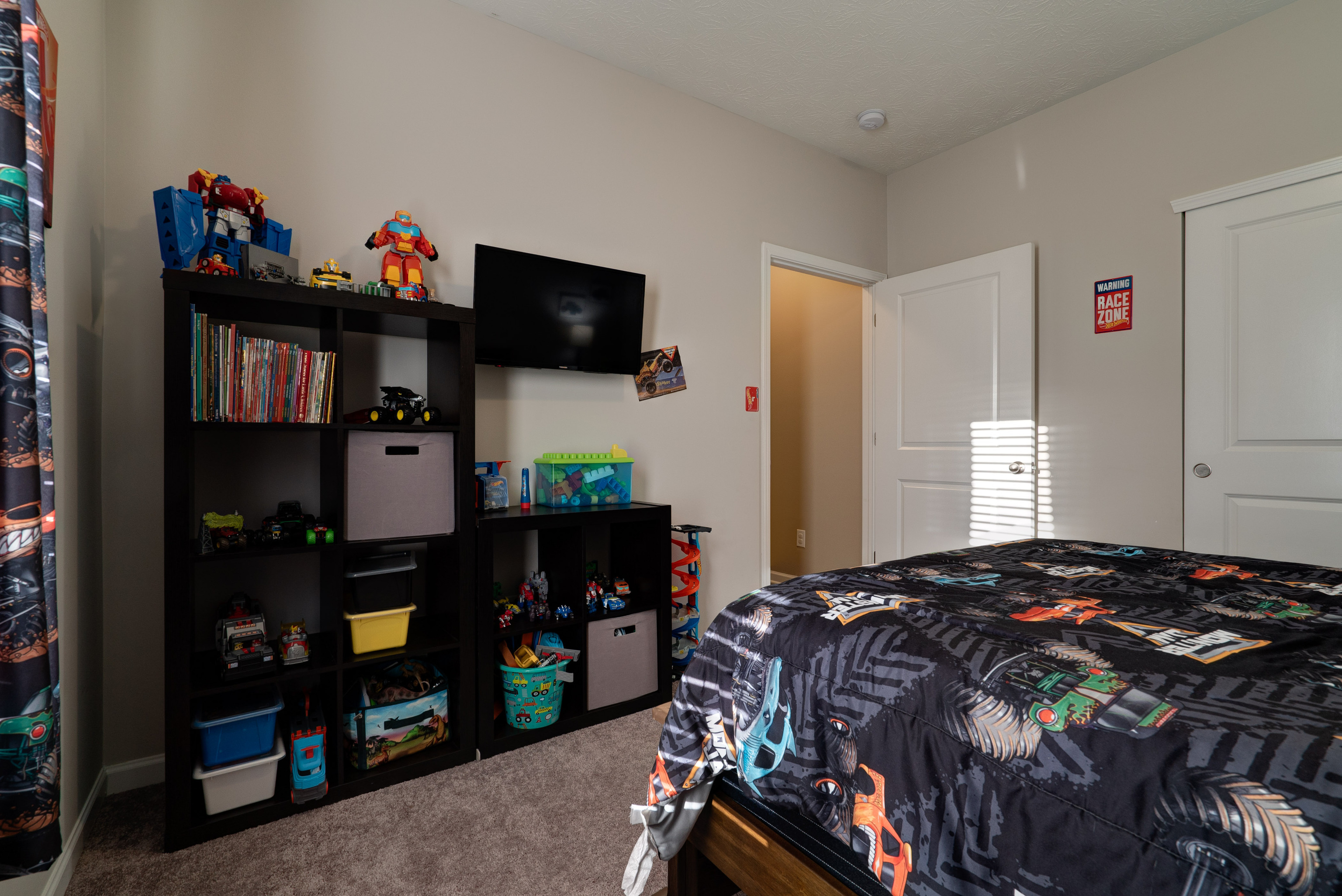 1919 Shellbark Court Columbus, IN 47201 - Photo 23 of 31 Gallery Image 23