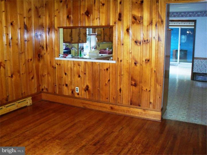 445 Delp Road Souderton, PA 18964 - Photo 7 of 18 Family Room