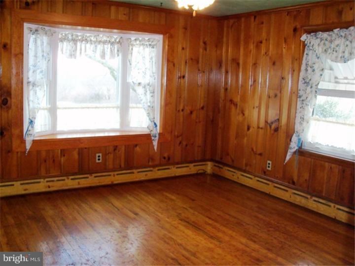 445 Delp Road Souderton, PA 18964 - Photo 8 of 18 Family Room