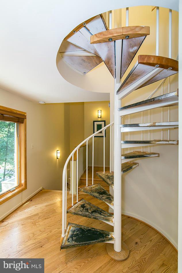 11580 Lake Newport Road Reston, VA 20194 - Photo 20 of 30 a view of entryway