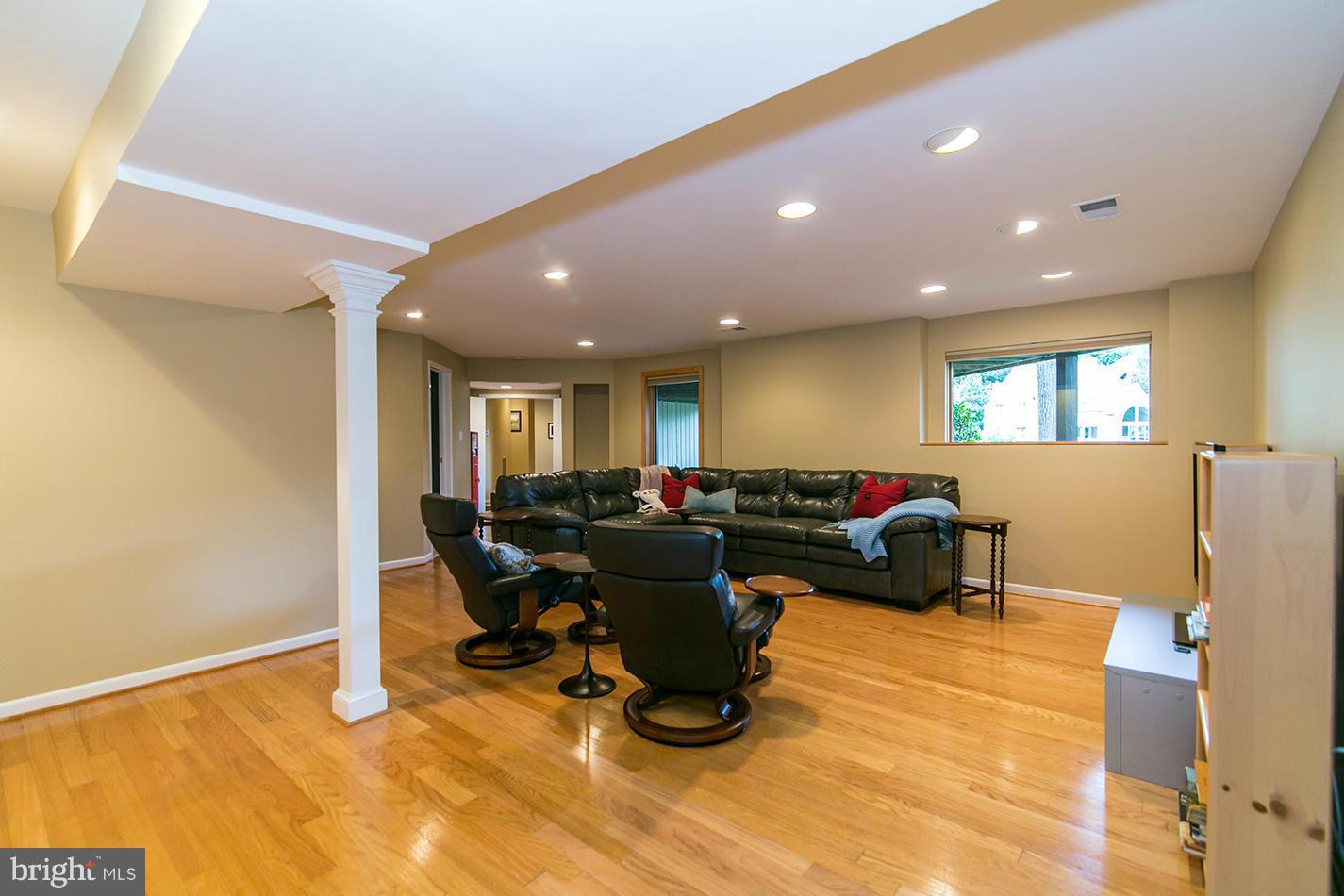 11580 Lake Newport Road Reston, VA 20194 - Photo 24 of 30 a living room with a large window