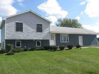 3530 Sheick Monroe, MI 48162 - Photo 1 of 10 Front View