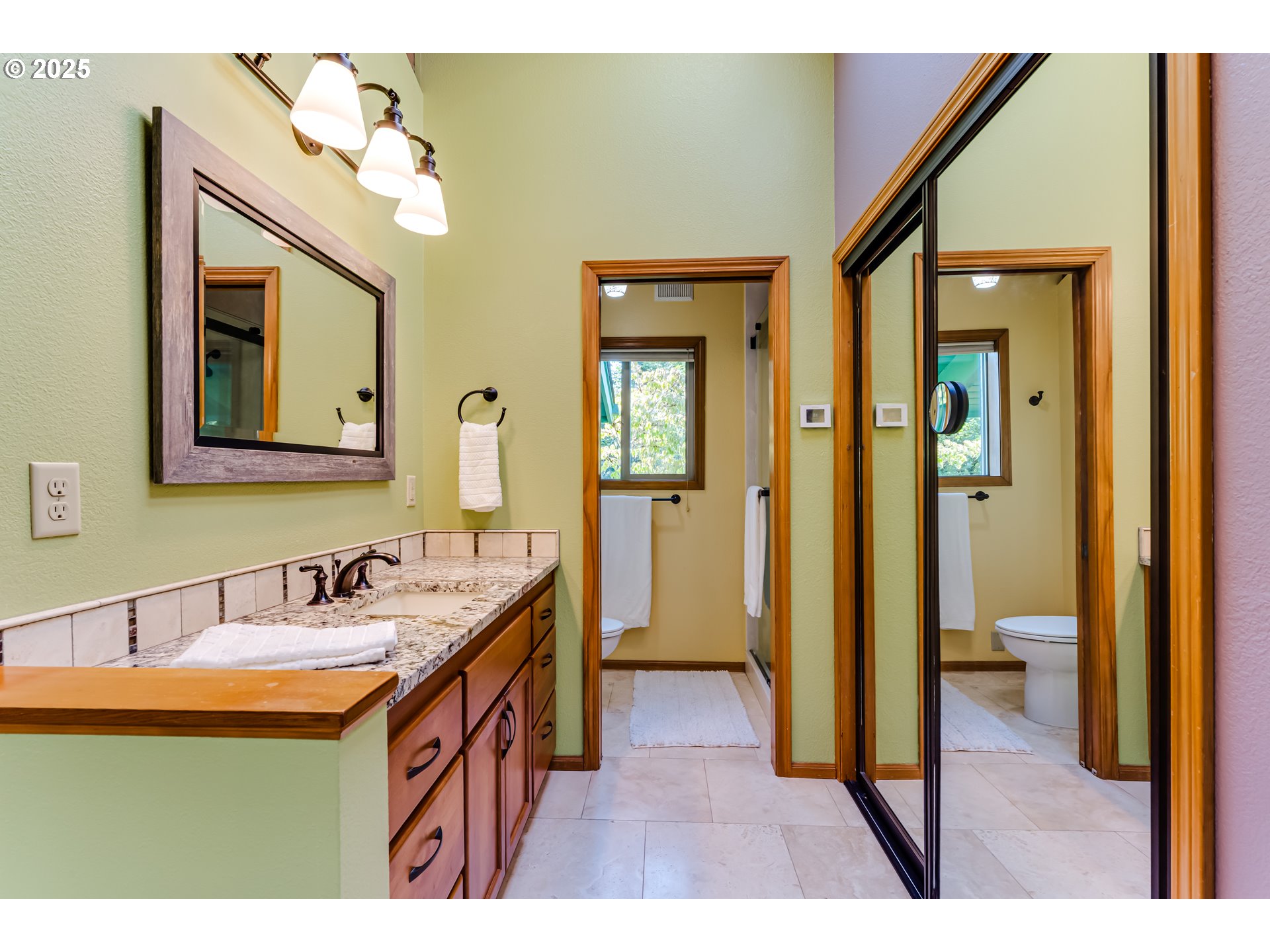 90498 Sunderman Road Springfield, OR 97478 - Photo 25 of 47 a bathroom with a sink and a mirror