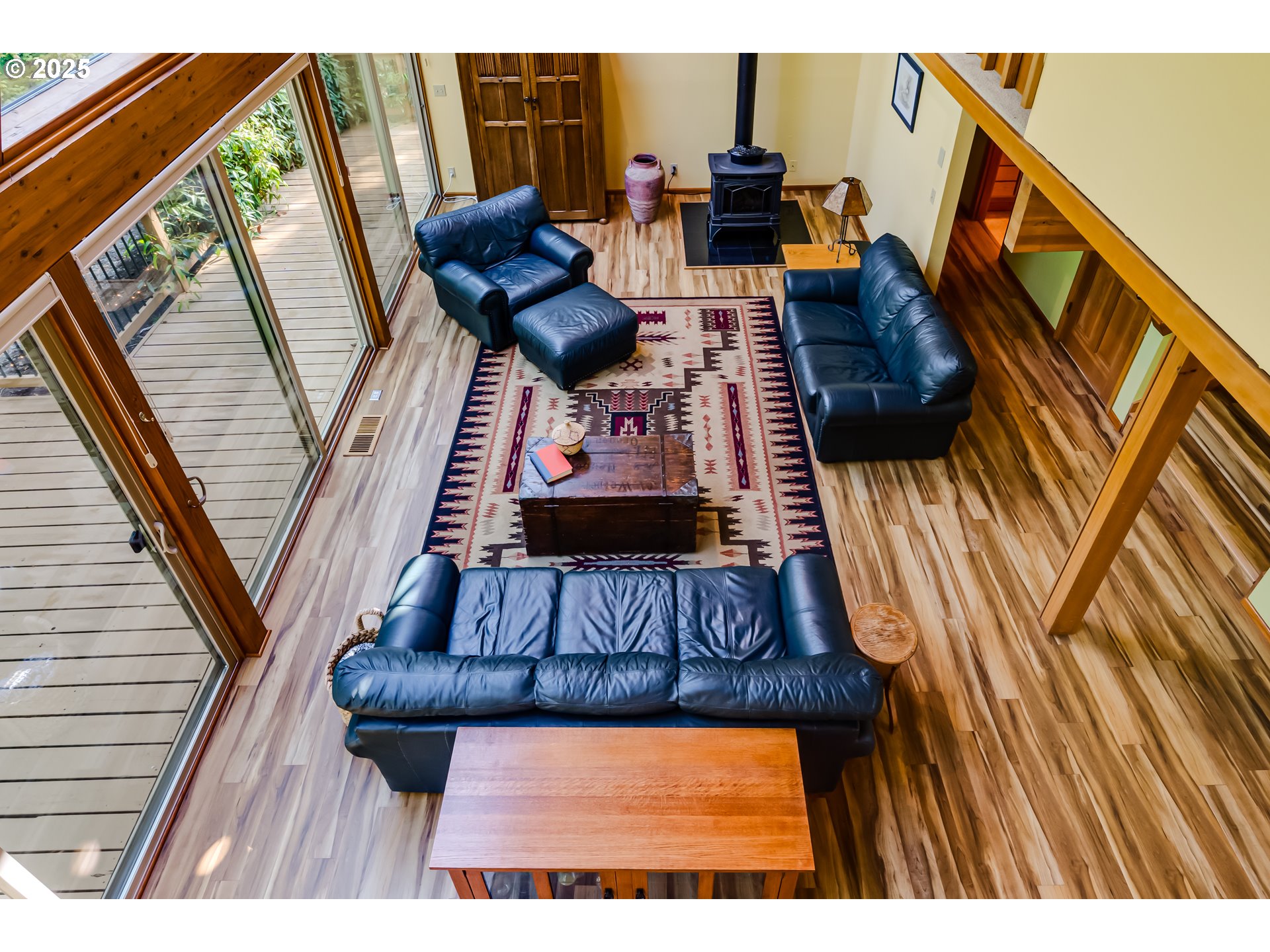 90498 Sunderman Road Springfield, OR 97478 - Photo 28 of 47 a view of living room with furniture and wooden floor