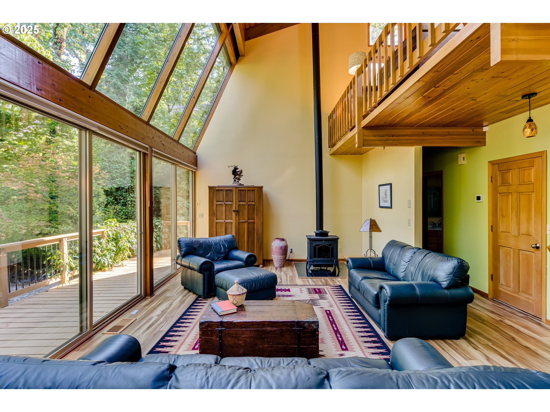 90498 Sunderman Road Springfield, OR 97478 - Photo 45 of 47 a living room with furniture and a large window