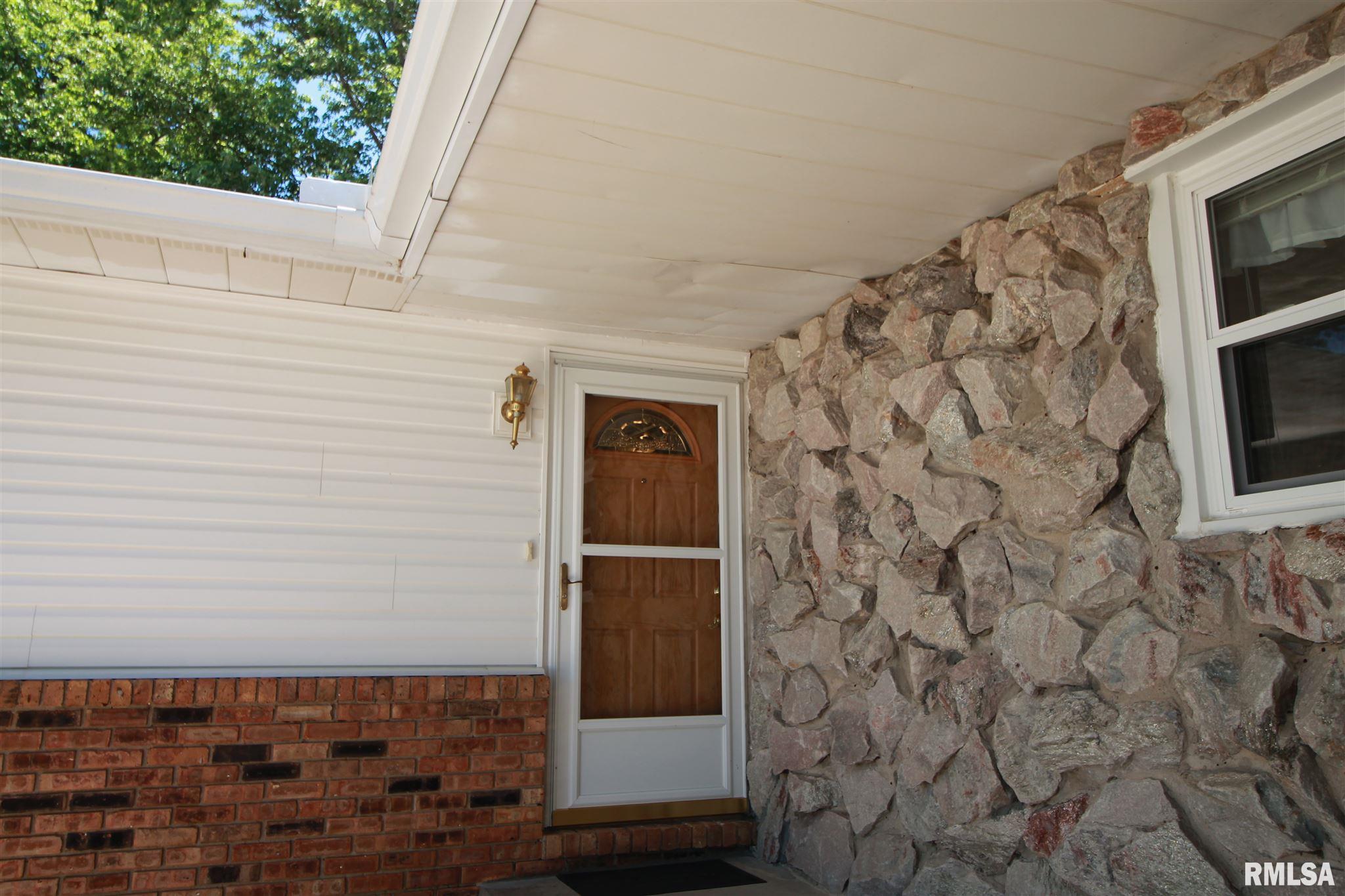 4400 Bissell Road Springfield, IL 62707 - Photo 3 of 16