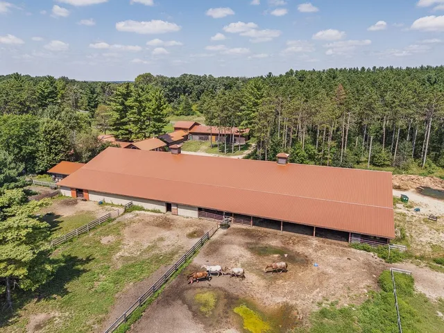 $1,199,900 | W2470 County Road B, Dalton, WI 53926